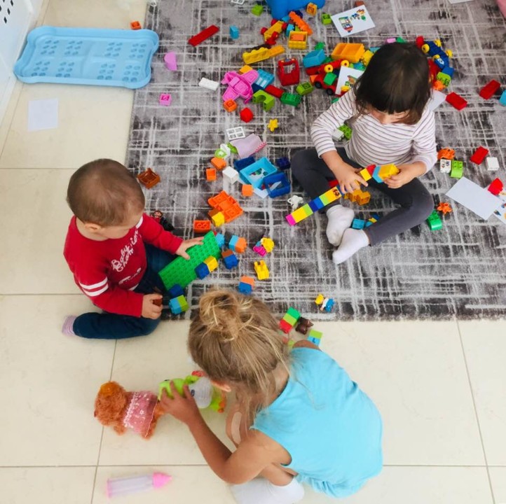 tres crianças pequenas.jpg