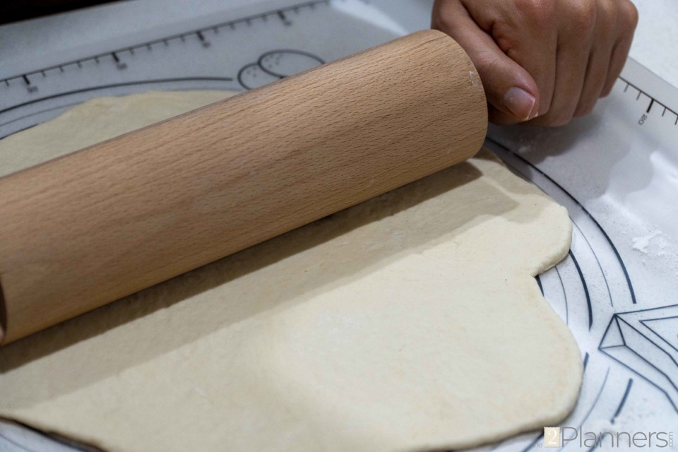 Italian Pizza Dough Recipe - The2Planners