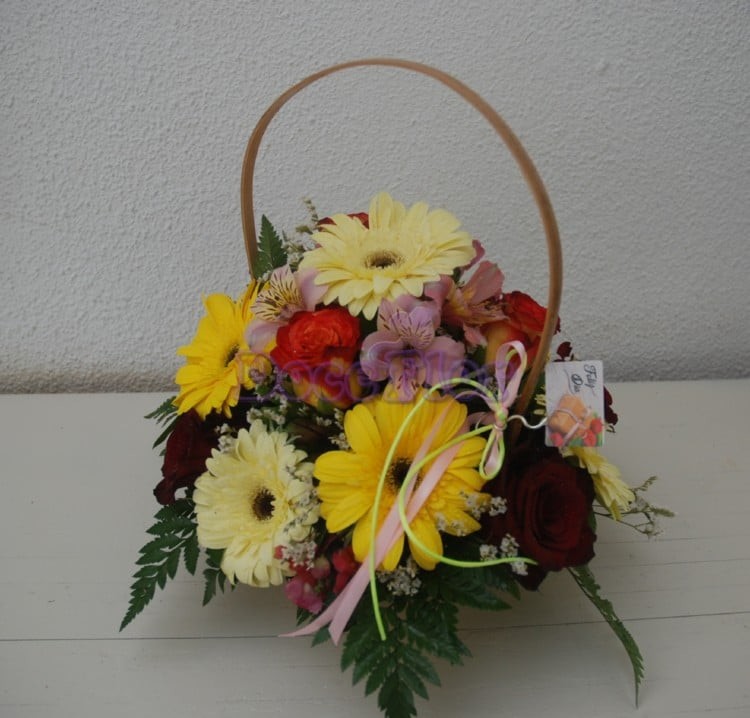 Cesta-de-flores-em-tons-amarelos.jpg