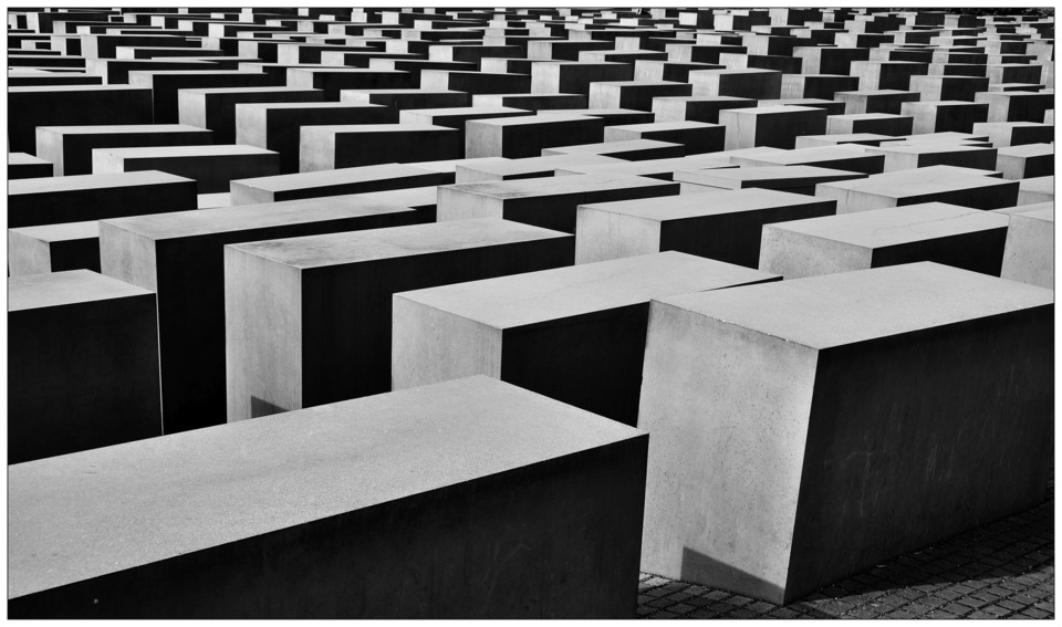 berlin-holocaust-mahnmal.jpg