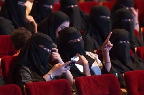 SAUDIWOMEN[1].jpg