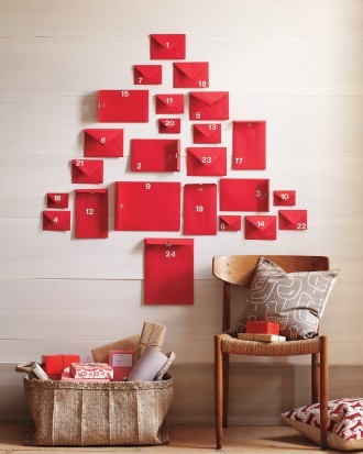 diy-red-envelope-advent-calendar-martha-stewart.jp