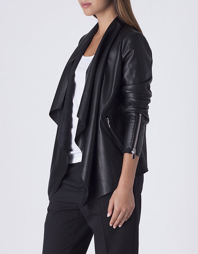 suiteblanco blazer assimético couro sintetico.jpg