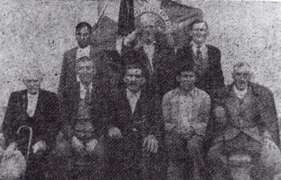 Um grupo de Socios aos quais a Casa do Povo de Amo