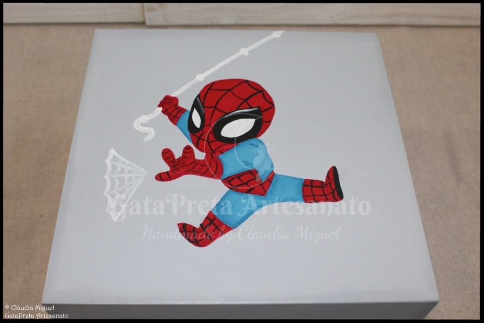 Caixa de recordações de bebé Homem Aranha2.JPG