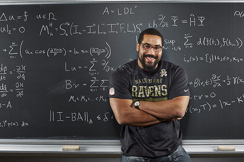 Conheça jogador que saiu da NFL para ser professor de matemática