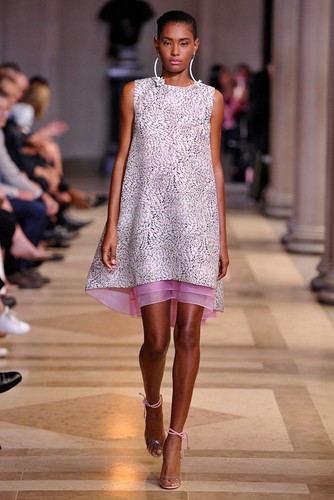 carolinaherrera-verao-rtw16-ny-41-654x980.jpg carolinaherrera-verao-rtw16-ny-41-654x980.jpg