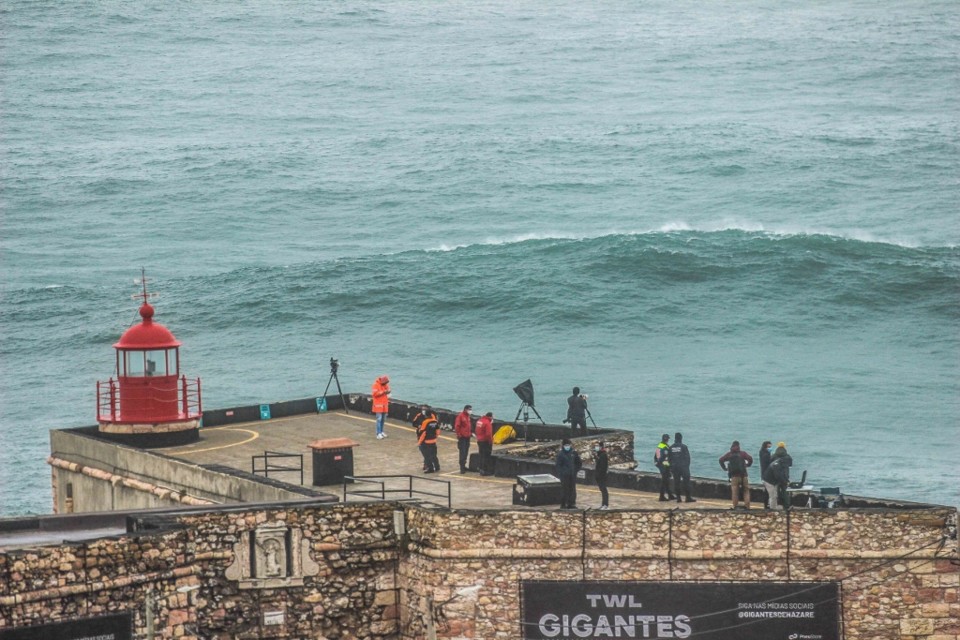 ondas gigantes nazaré 13.jpg
