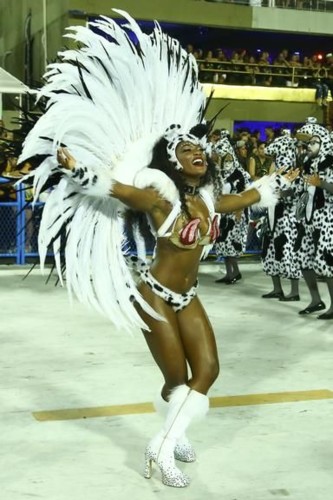 Érika Januza (Carnaval Rio 2018).jpg