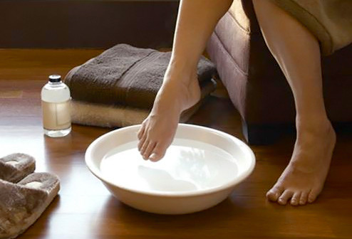 woman_soaking_feet.jpg
