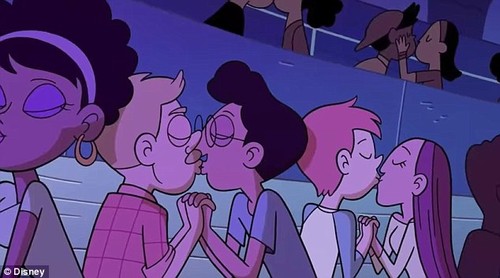 Star vs. the Forces of Evil gay kiss.jpg