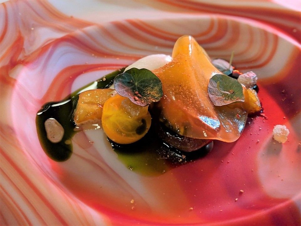 00100dPORTRAIT_00100_BURST20190423211353224_COVER.