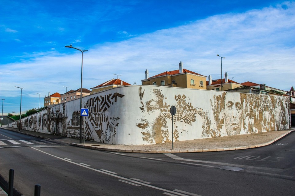Vhils Barreiro 2.jpg