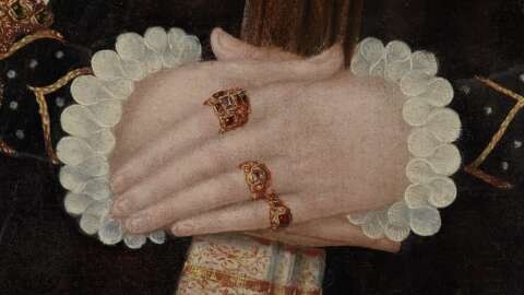 anna of denmark (1).jpg