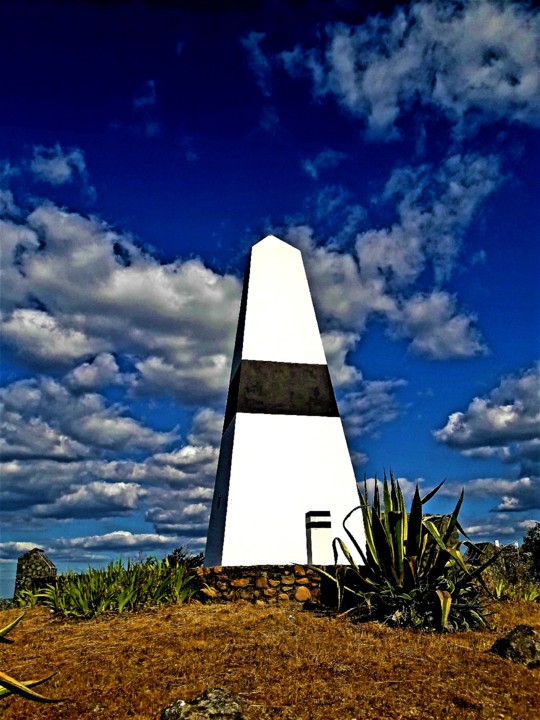 MARCO GEODESICO VILA DE REI.jpg