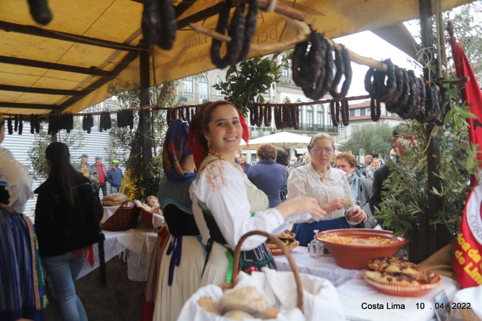 PONTE DE LIMA: RUSGA TÍPICA DA CORRELHÃ DANÇA NA PÓVOA DE LANHOSO NA FESTA  DE SANTO ANTÓNIO - BLOGUE DO MINHO