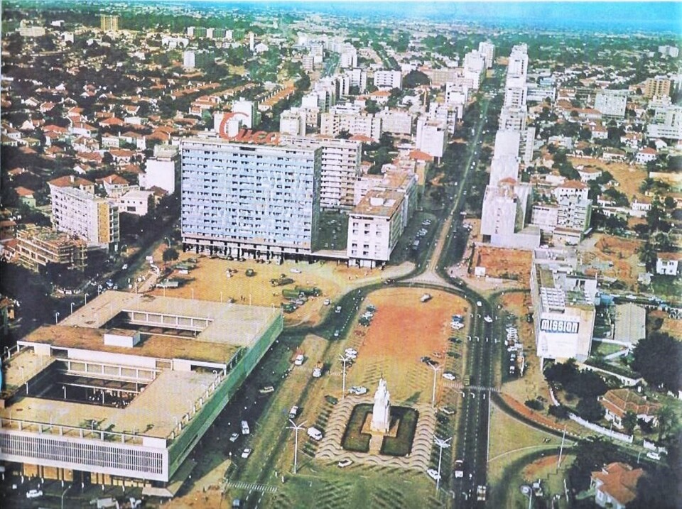 ....Luanda, Av Combatentes1968.jpg