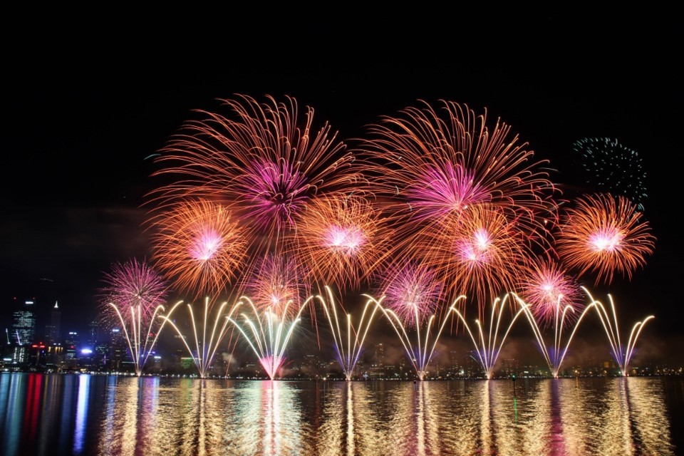australia day fireworks 2.jpg australia day fireworks 2.jpg