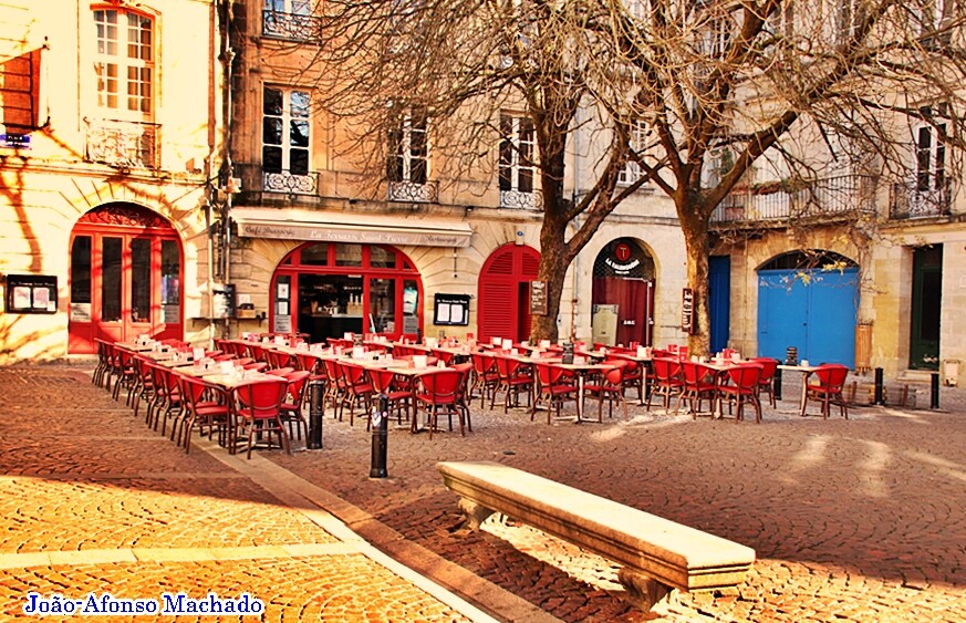 PLACE DE LA COMEDIE.JPG