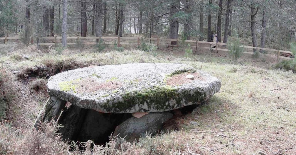 942 b mamoa-melgaco-2.jpg