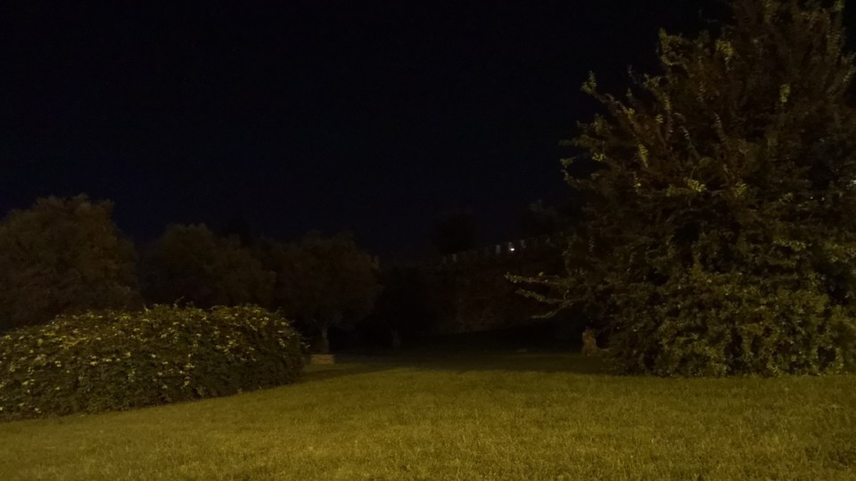 Muralha do castelo de Beja à noite 2021.jpg