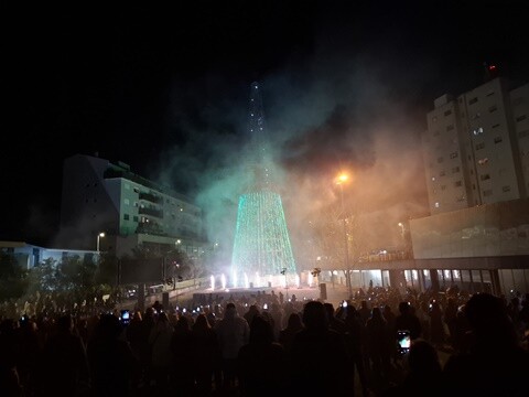 28b_Inauguração_Iluminações_de_Natal_OAz (14).