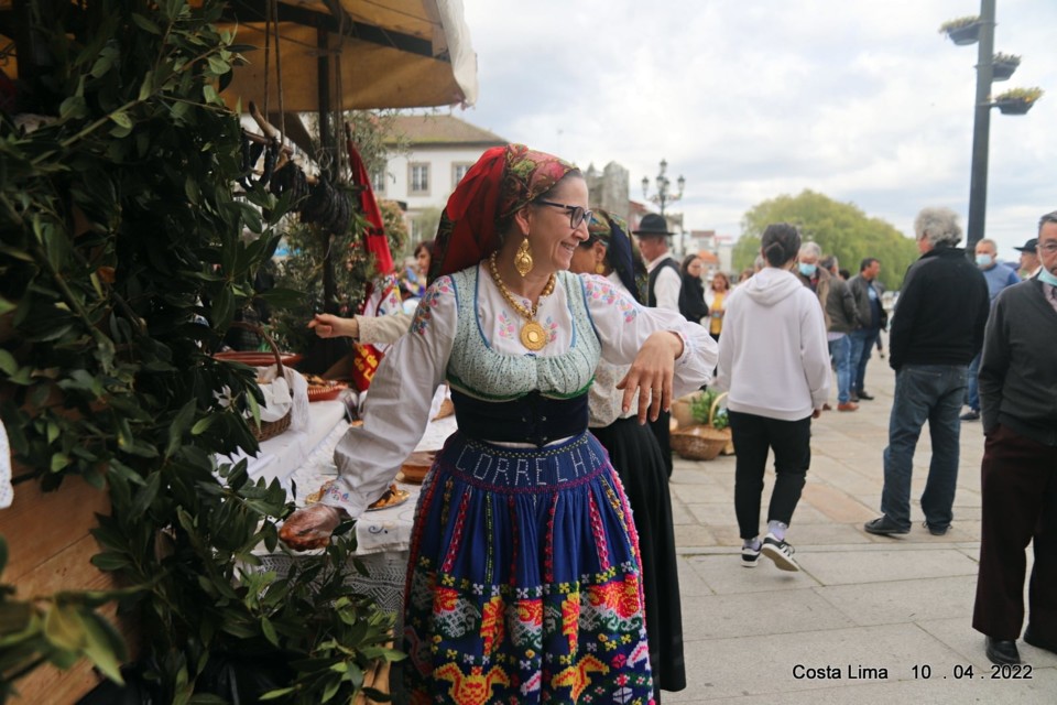 PONTE DE LIMA: RUSGA TÍPICA DA CORRELHÃ DANÇA NA PÓVOA DE LANHOSO NA FESTA  DE SANTO ANTÓNIO - BLOGUE DO MINHO