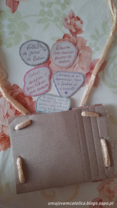 Mala com funda e pedrinhas do rei David 2 v2.jpeg