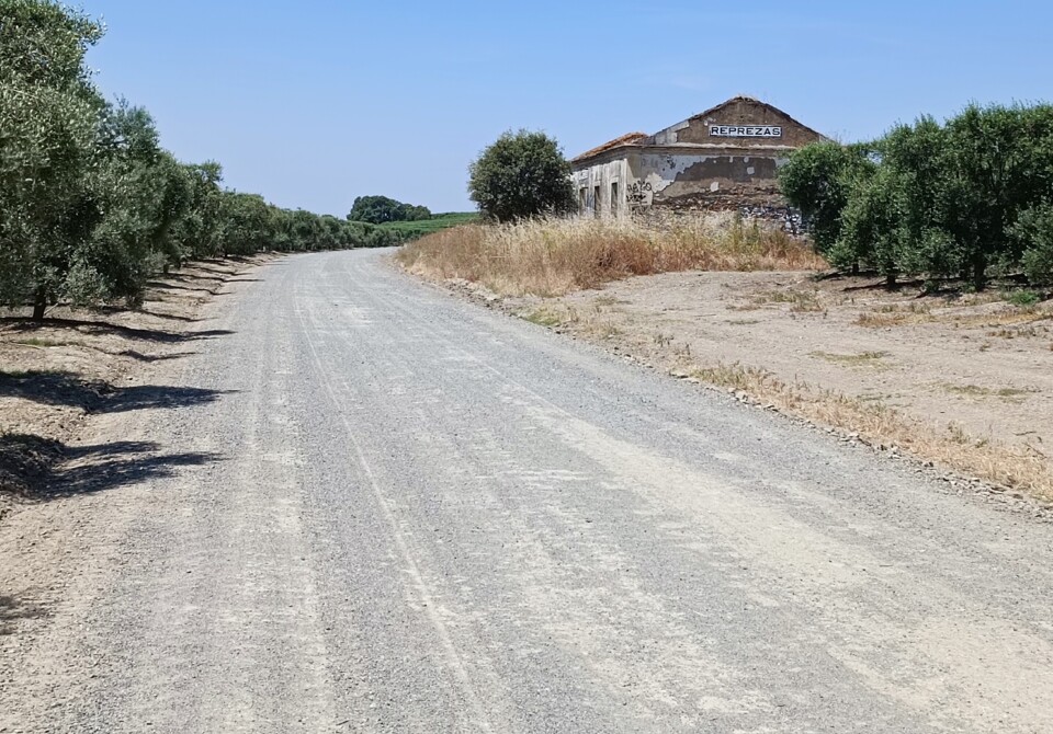 5 Estrada praia fluvial dos Cinco Reis.jpg