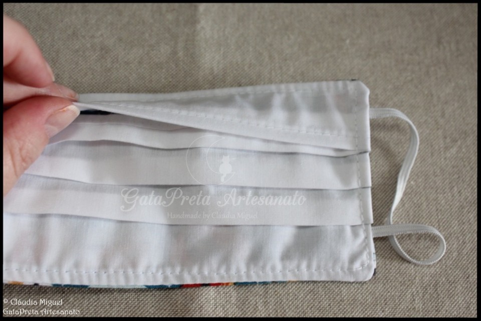 Máscara menino 5 anos Foguetões3.JPG