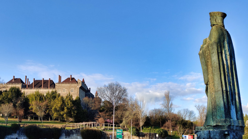 Guimarães Mumadona.jpg