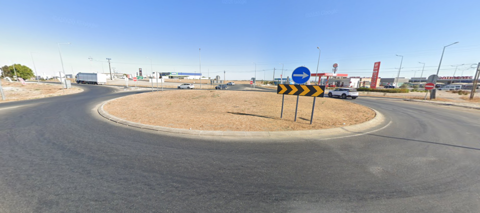 Rotunda junto ao Beja Retail Park.png