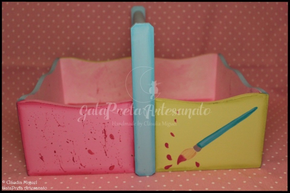 Cesta e porta-pincéis Pinturas Infantis2.JPG