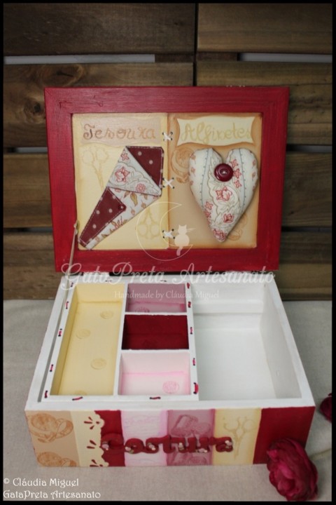 Caixa de costura Burgundy FlowersII-4.JPG