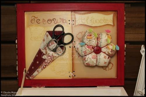 Caixa de costura Burgundy Flowers3.JPG