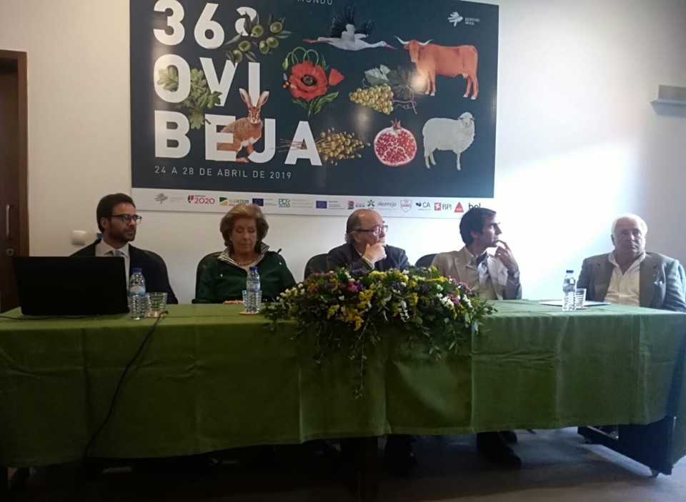 Ovibeja Colóquio taurino em 2019.JPG