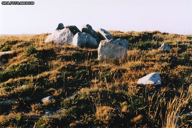 842 b dolmen planalto cl.jpg 842 b dolmen planalto cl.jpg