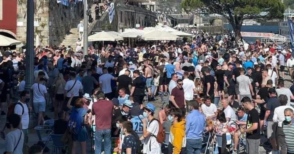 adeptos-ingleses-porto-ribeira-2.jpg adeptos-ingleses-porto-ribeira-2.jpg