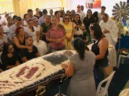 Enterro no sertão brasileiro.png Enterro no sertão brasileiro.png