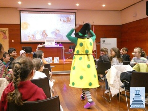 13a_Apresentação_do_Livro_Cláudia_Pinto (33).JP