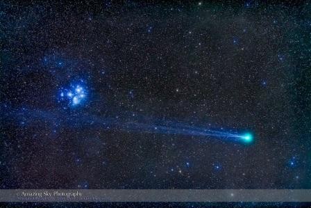 Alan-Dyer-Comet-Lovejoy-a-The-Pleiades-Jan-18-2015