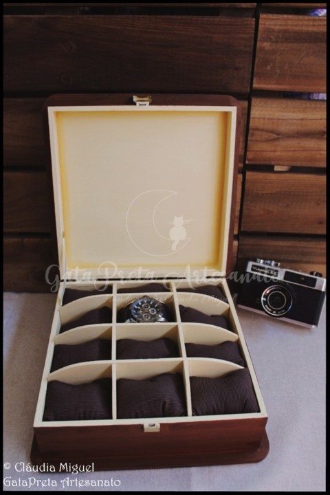 Caixa 12 relógios Vintage Classic3.jpg