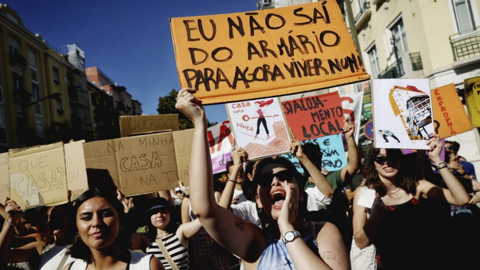 Jovens protestos.png