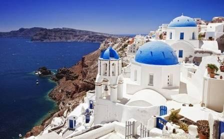 Greece-Santorini-ISTOCK.jpg
