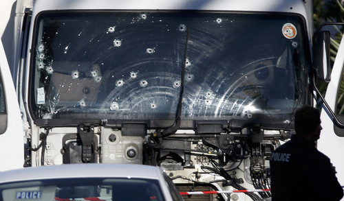 card_camiao_franca_nice_atentado_reuters_eric_gail