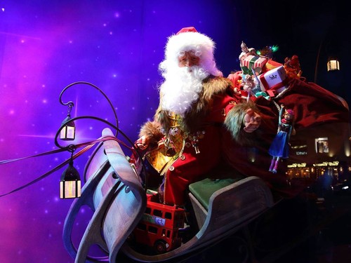 harrods-santa.jpg harrods-santa.jpg