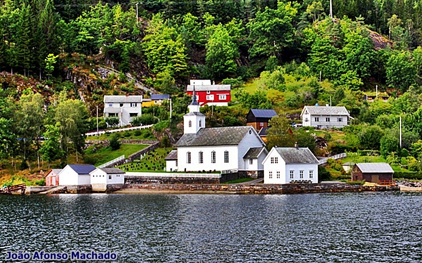IGREJA E CEMITÉRIO.JPG