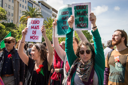 (Avenida da Liberdade, 25 de abril de 2014)