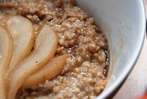 E assim se começa o dia aveia, canela e pêra.jpg