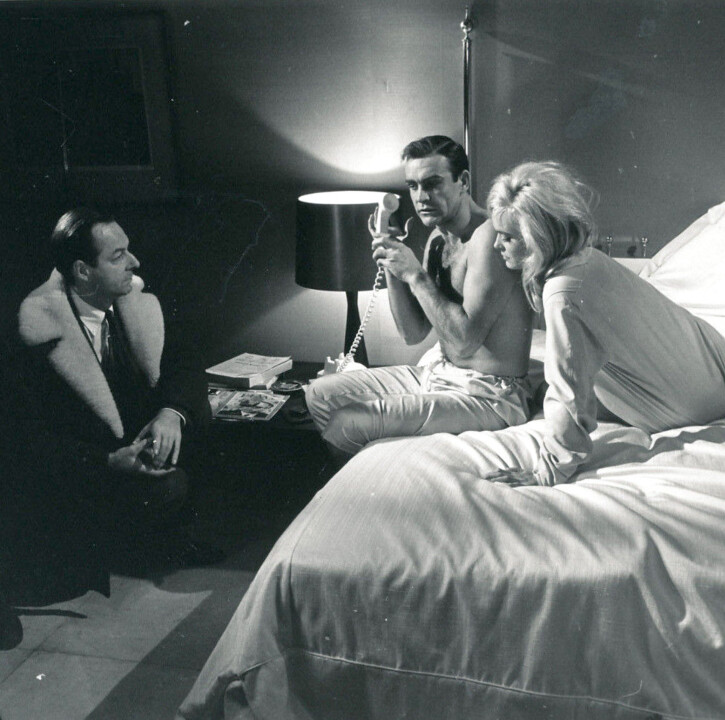 Sean-Connery-Shirley-Eaton-with-director-Guy-Hamil